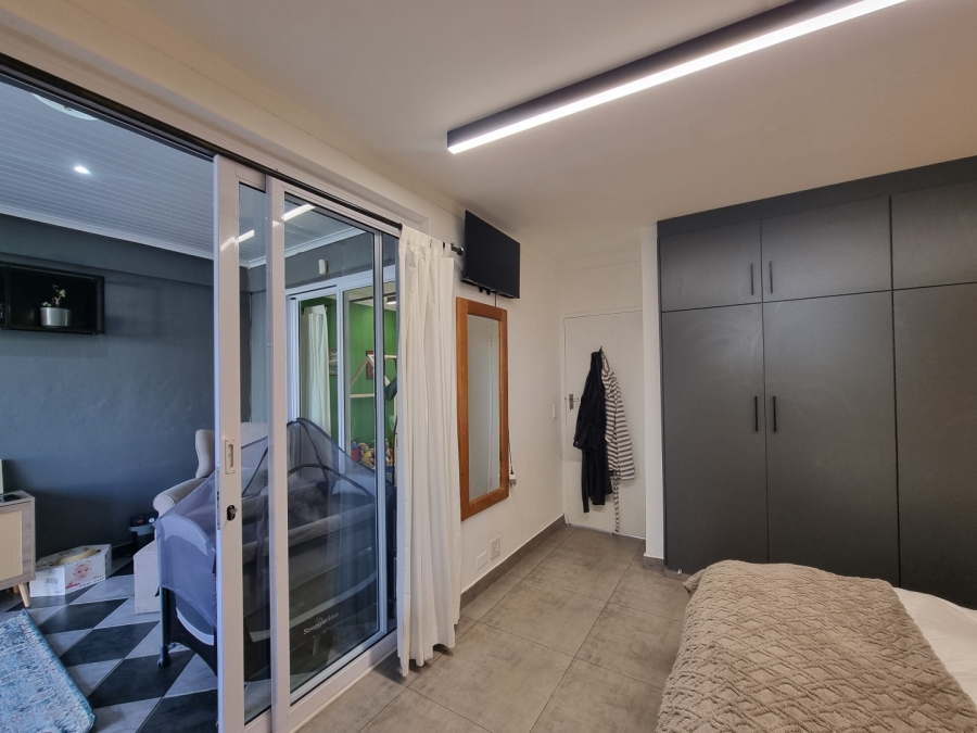 3 Bedroom Property for Sale in Waves Edge Western Cape